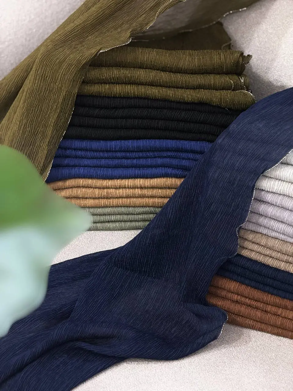 شال حاشیه دار پرنیا